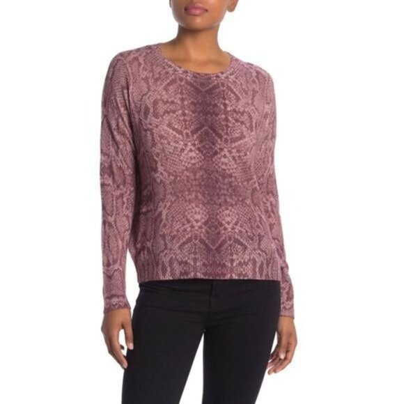360 Cashmere Khloe Snake Print Crewneck Relaxed Fit Cashmere Lightweight Sweater - Picture 5 of 14